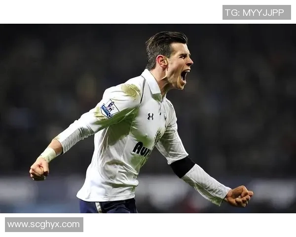 C罗领衔对决斯帕尔展现超强实力与团队配合的精彩比赛 C罗领衔对决斯帕尔展现超强实力与团队配合的精彩比赛